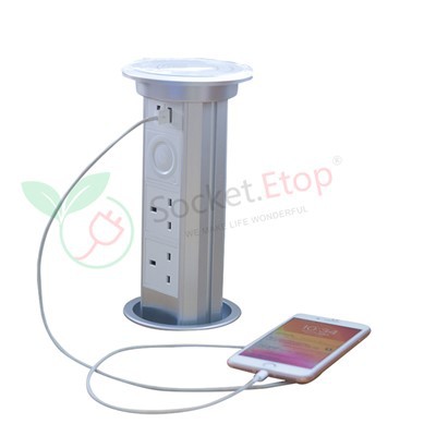 Tomada Elétrica com Motor